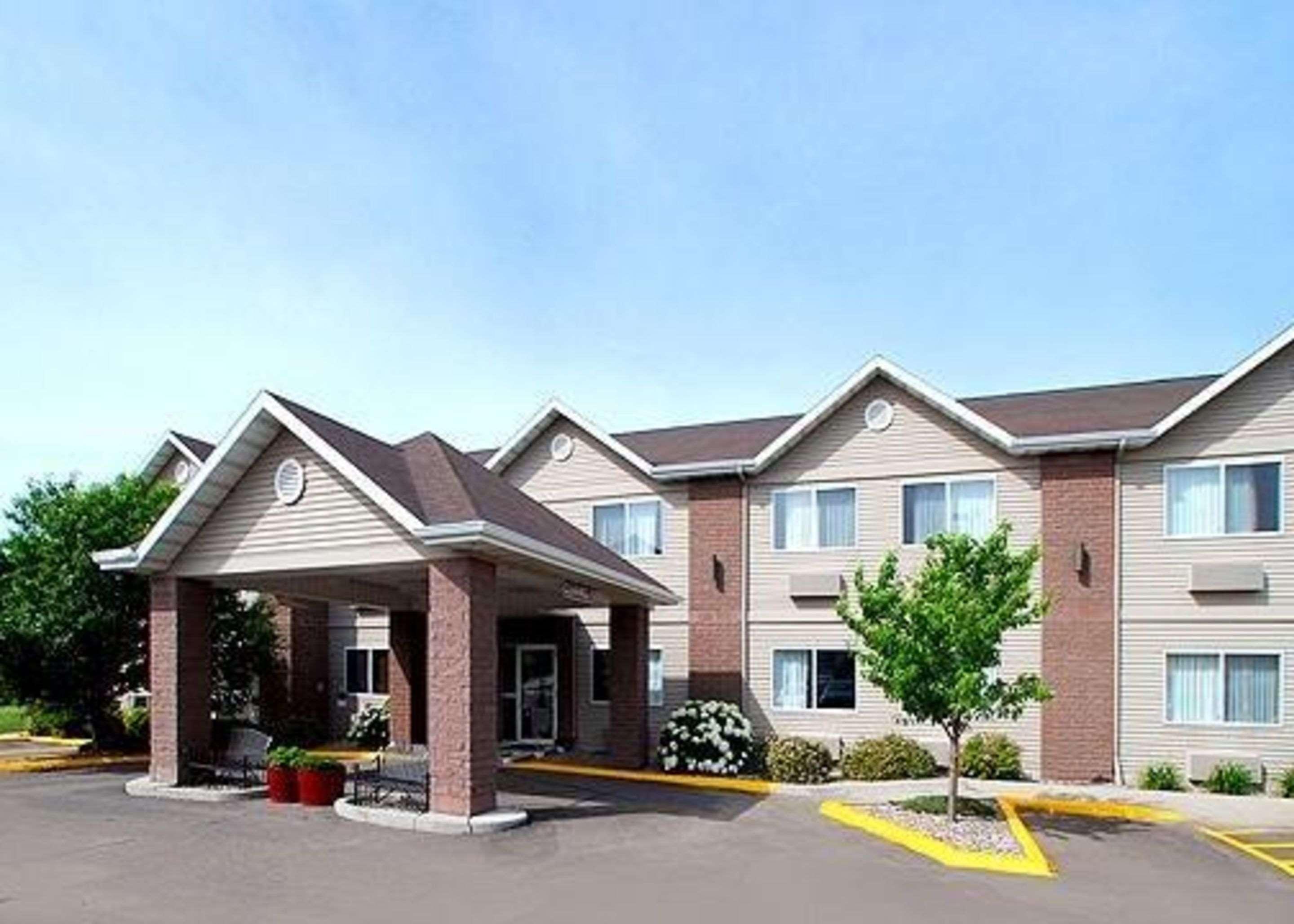 Comfort Inn Fergus Falls Exterior photo